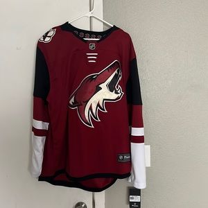 Arizona Coyotes/Never worn NWT XL